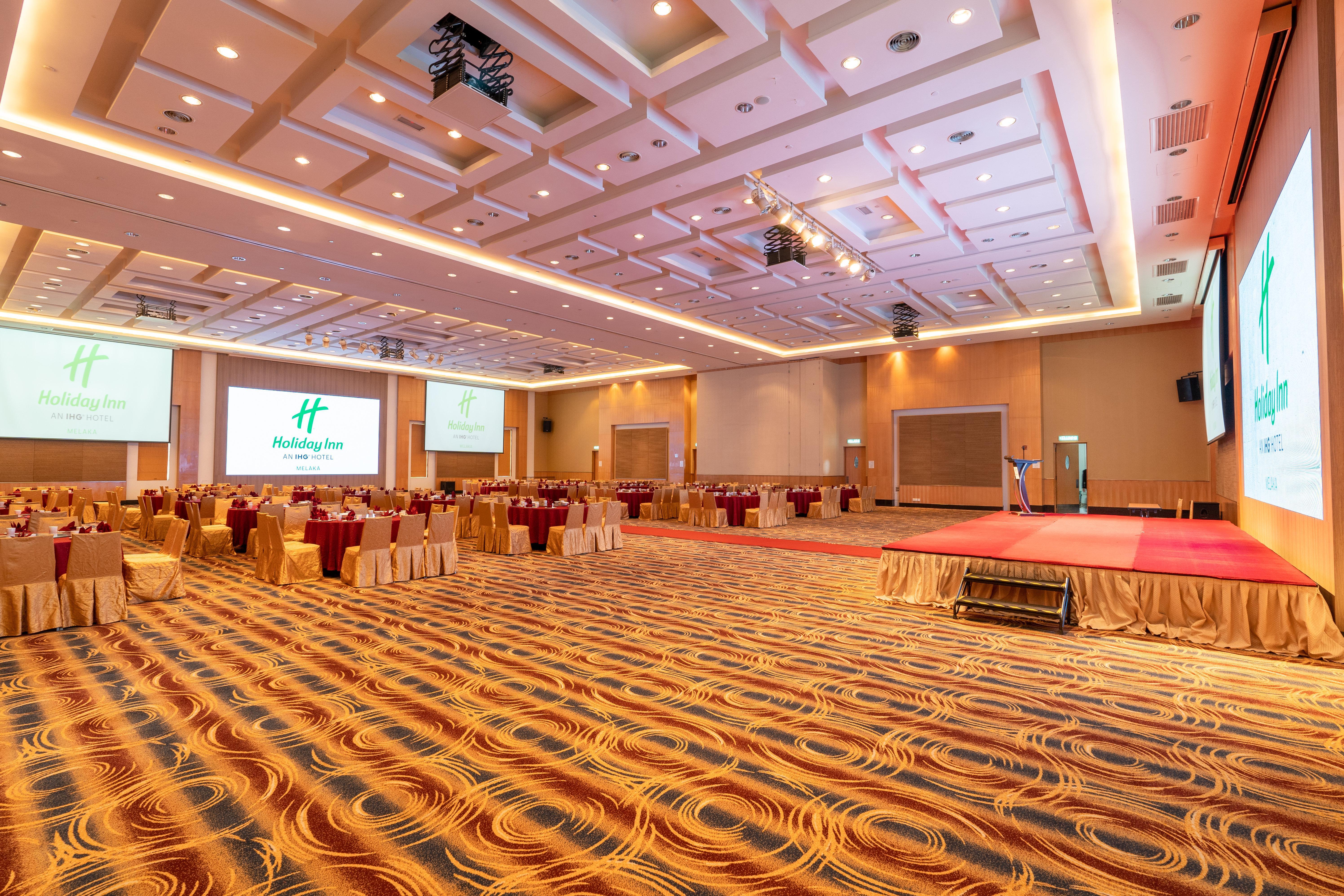 Holiday Inn Melaka By Ihg Екстериор снимка The ballroom