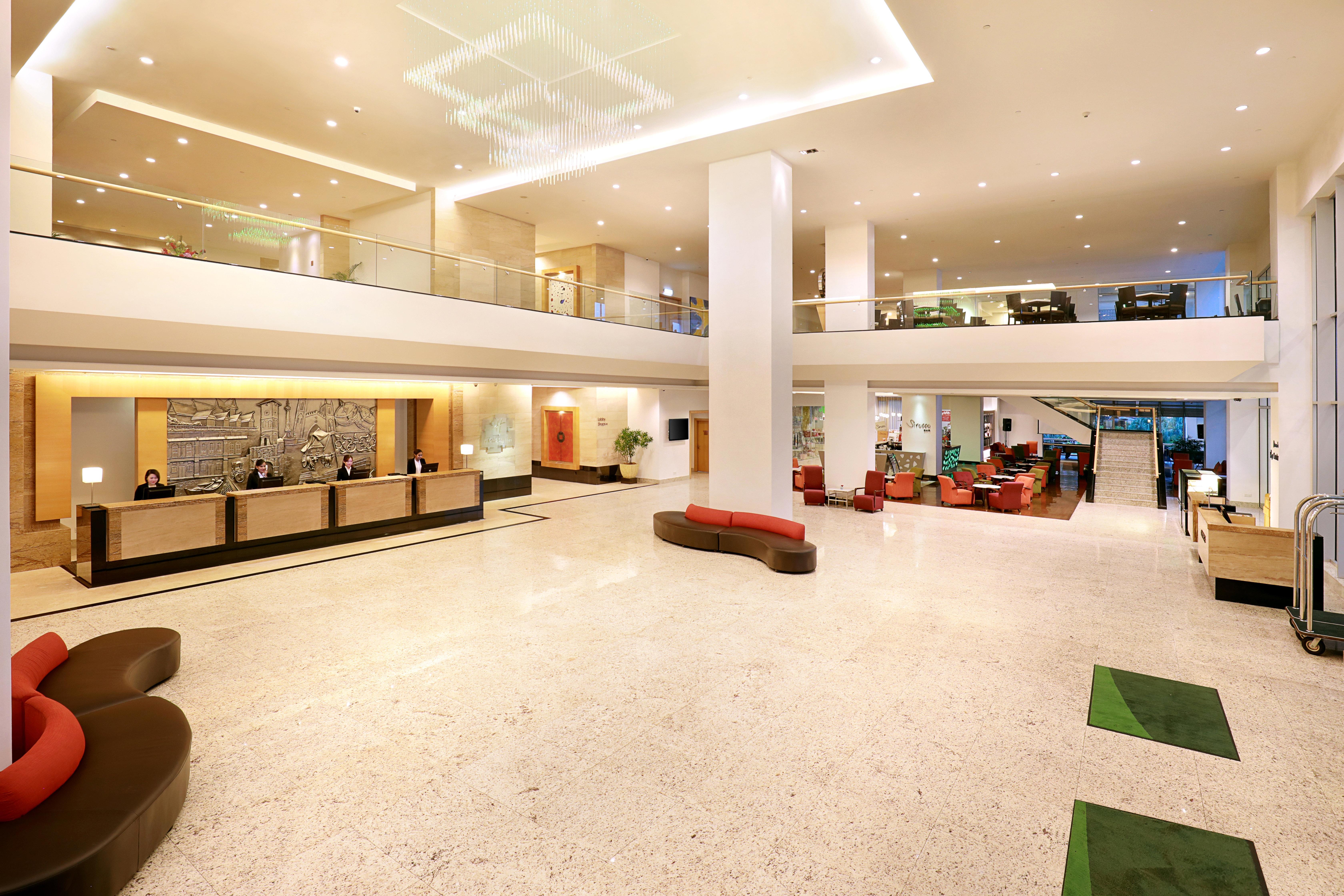 Holiday Inn Melaka By Ihg Екстериор снимка Lobby